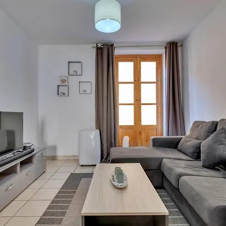 Terrace & Bbq Experience شقة دينايا