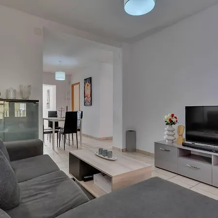 Terrace & Bbq Experience Apartment